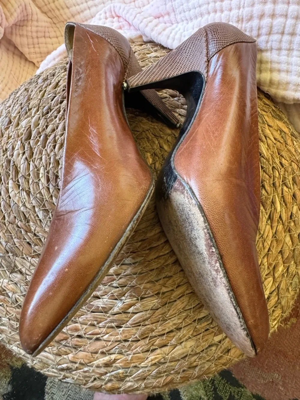 Vtg Stuart Weitzman Cognac Brown Leather Pointed-Toe Flats with snakeskin Heel - Picture 6 of 8